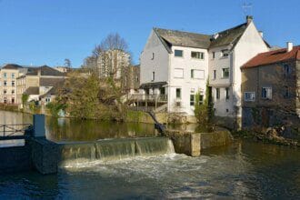 Sarthe : Construire différemment avec de la paille et de la terre